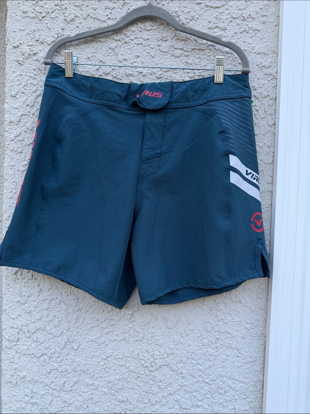 VIRUS Disaster Combat Performance Short Teal Green/Red Men's Size 32